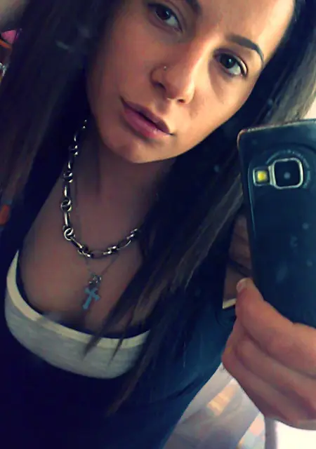 Я Диана, 19, из Тарасовского, ищу знакомства на одну ночь