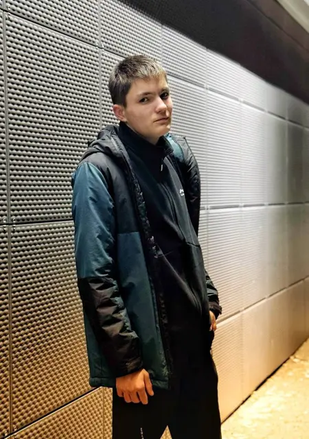 Я Кирилл, 20, из Москвы, ищу знакомство для постоянных отношений