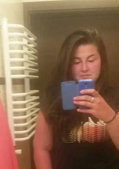 Инга из Петродворца, ищу на сайте постоянные отношения