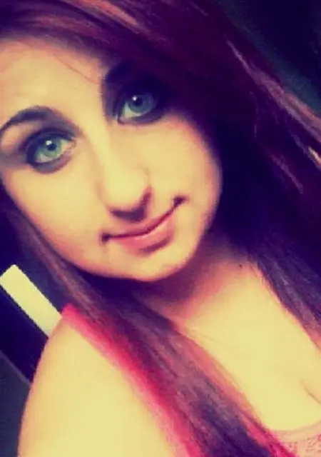 Я Стелла, 18, из Нефтегорска, ищу знакомство для вирта