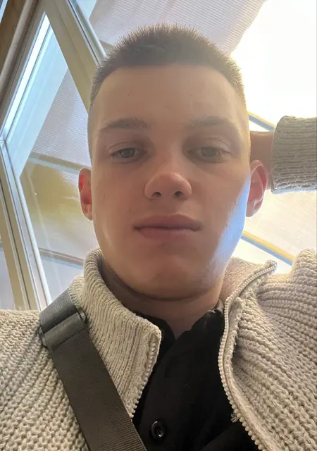 Я Александр, 20, из Москвы, ищу знакомство для вирта