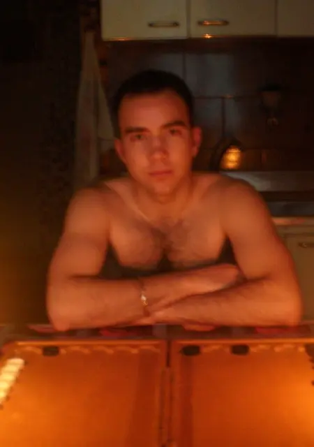 Володя из Холмска, мне 39, познакомлюсь без обязательств