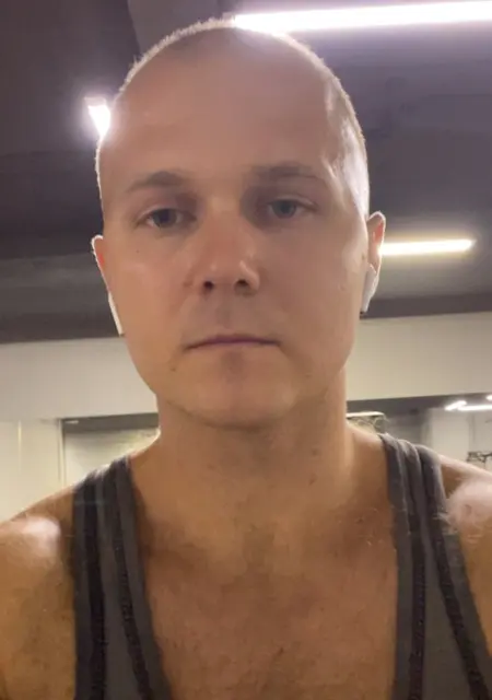 Миша из Евпатории, ищу на сайте знакомства без обязательств