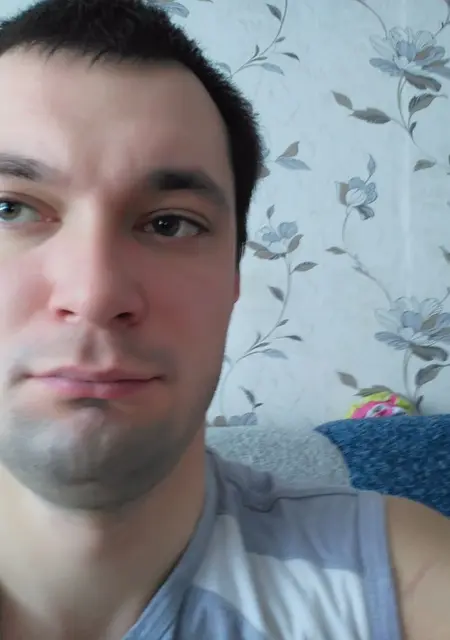 Паша из Енисейска, мне 36, познакомлюсь без обязательств