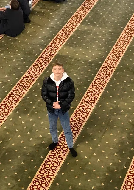 Амир из Назрани, мне 25, познакомлюсь без обязательств