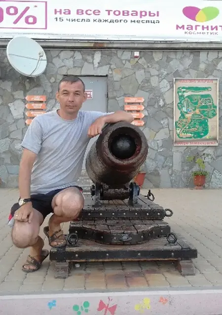 Я Глеб, 40, из Зернограда, ищу знакомства без обязательств