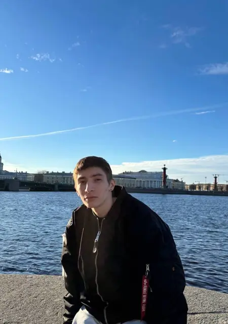 Я Матвей, 19, из Мурино, ищу знакомства без обязательств