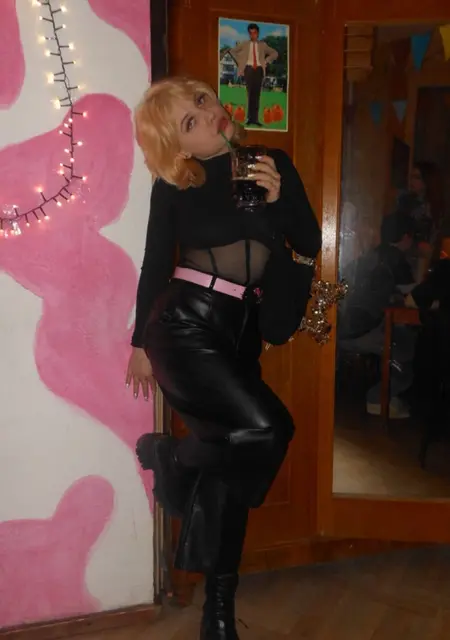 Я Кира, 19, знакомлюсь для совместных путешествий в Рязани