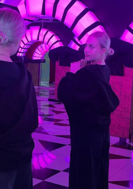 Я Ангелина, 18, из Москва, ищу знакомства без обязательств