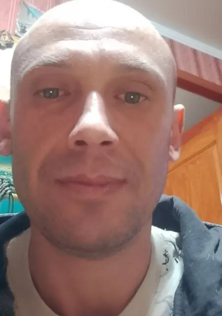 Иван из Невеля, мне 41, познакомлюсь на одну ночь