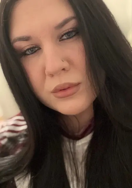 Я Диана, 18, из Уссурийска, ищу знакомство для приятного времяпровождения