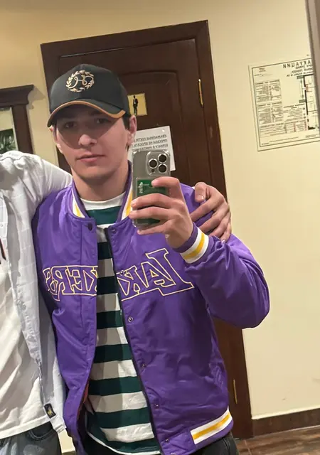 Я Шама, 23, из Фролова, ищу знакомства на одну ночь