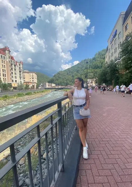 Алёна Исаева из Энгельса, мне 34, познакомлюсь на одну ночь