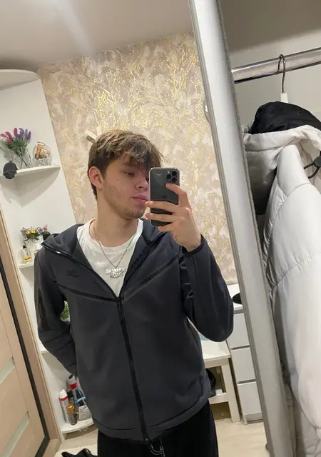 Антон из Воскресенска, мне 19, познакомлюсь на одну ночь