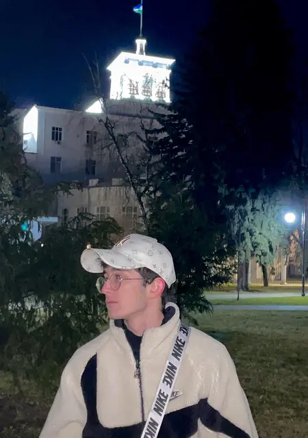 Айдамир из Нальчика, мне 19, познакомлюсь на одну ночь