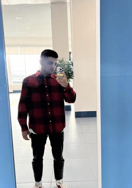 Эльвин из Санкт-Петербурга, мне 23, познакомлюсь без обязательств