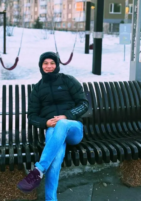 Я Александр, 25, из Горно-Алтайска, ищу знакомства без обязательств