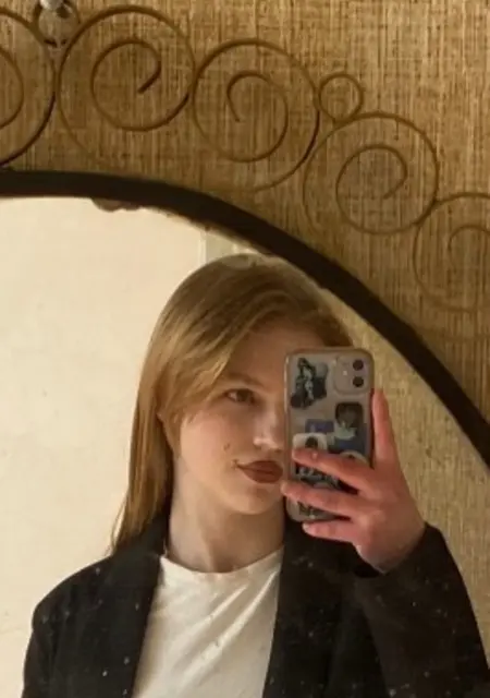 Я Любовь, 19, знакомлюсь для приятного времяпровождения в Смоленске