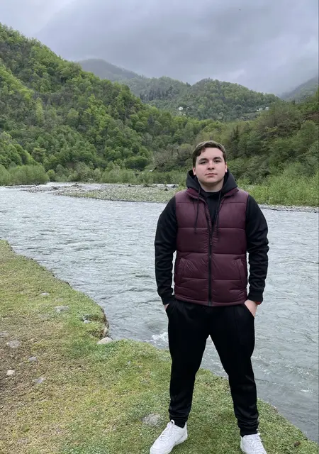 Арсений из Щекино, мне 18, познакомлюсь для приятного времяпровождения