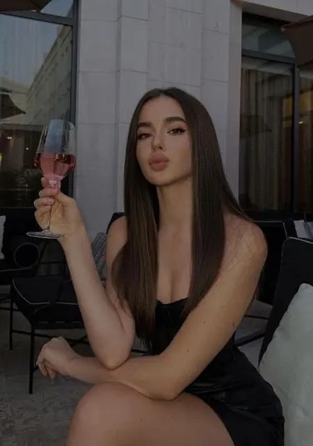 Я Виктория, 24, из Петрозаводска, ищу знакомство для постоянных отношений