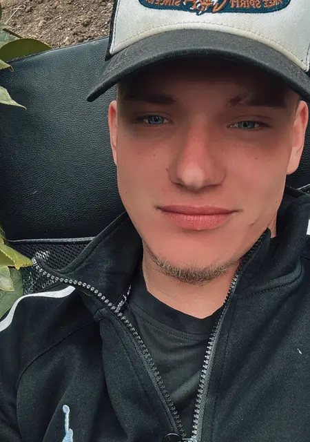 Слава из Москвы, мне 26, познакомлюсь для постоянных отношений