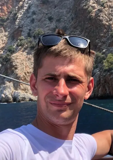 Антон из Санкт-Петербурга, мне 35, познакомлюсь на одну ночь