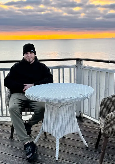 Макс из Кабардинки, мне 30, познакомлюсь на одну ночь