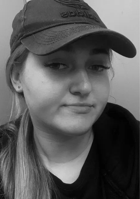 Я Baby, 23, знакомлюсь для открытые отношения в Орле