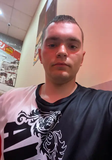 Я Эдуард, 26, из Вольска, ищу знакомства без обязательств