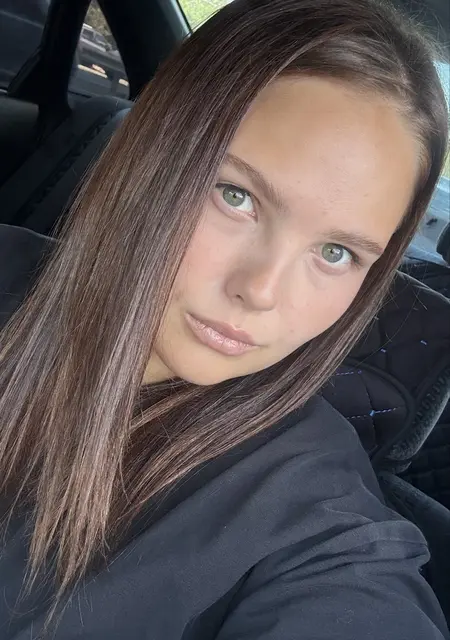 Я Елизавета, 19, из Ставрополя, ищу знакомства на одну ночь