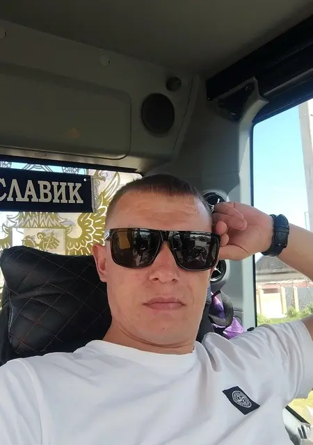 Я Slava, 31, из Москвы, ищу знакомство для вирта