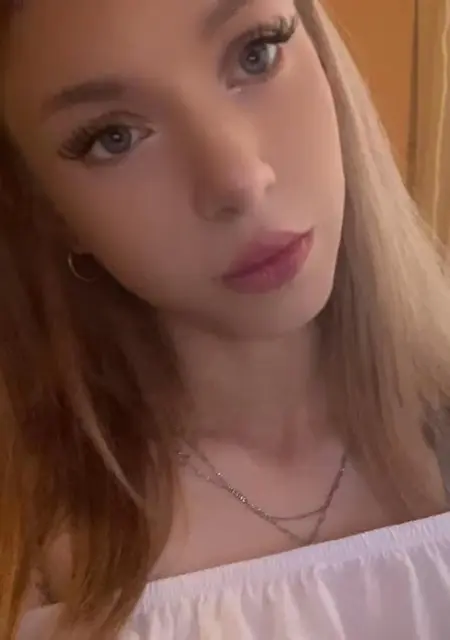 Арина из Орла, ищу на сайте знакомства без обязательств