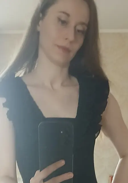 Я Аня, 25, из Рязани, ищу знакомства без обязательств