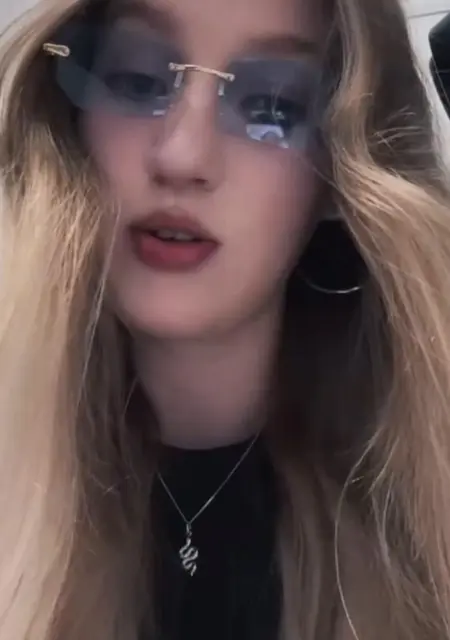 Я Polina, 18, из Краснодара, ищу знакомство для общения