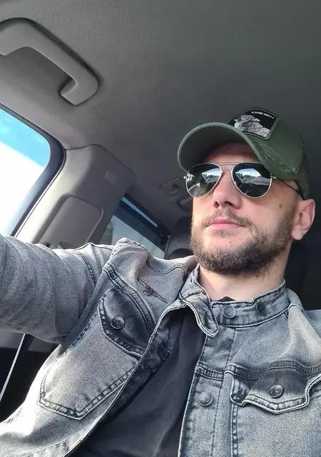 Николай из Гусь-Хрустального, мне 32, познакомлюсь на одну ночь