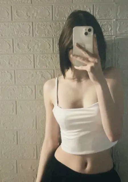 Я Александра, 20, из Москвы, ищу знакомства без обязательств