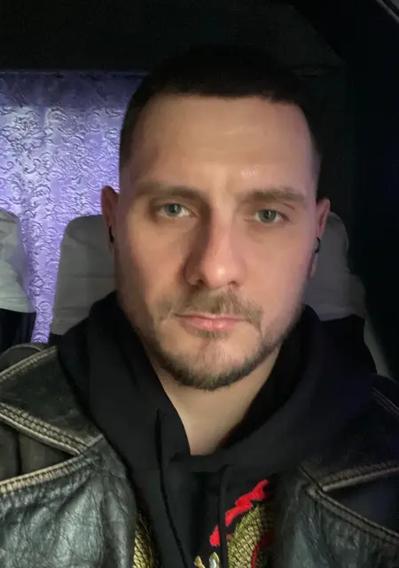 Дима из Оренбурга, мне 42, познакомлюсь на одну ночь
