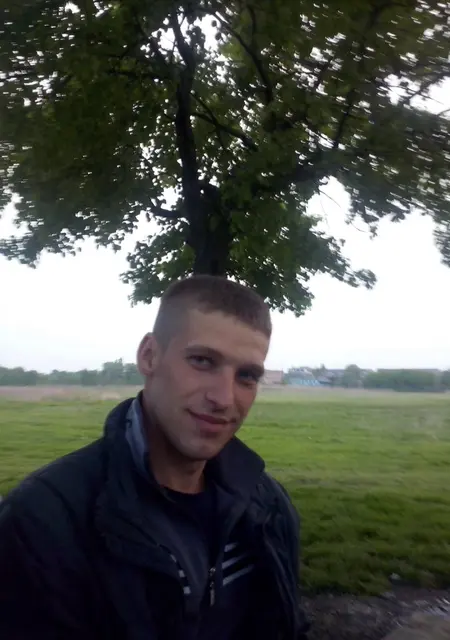 Евгений из Конотопа, ищу на сайте знакомства без обязательств