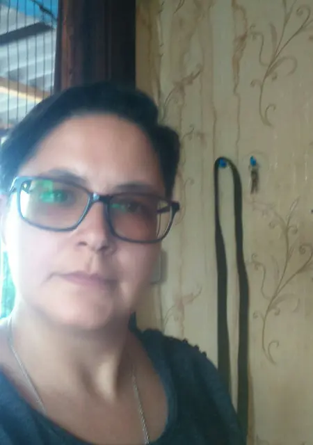 Я Ирина, 43, знакомлюсь для приятного времяпровождения в Смоленске