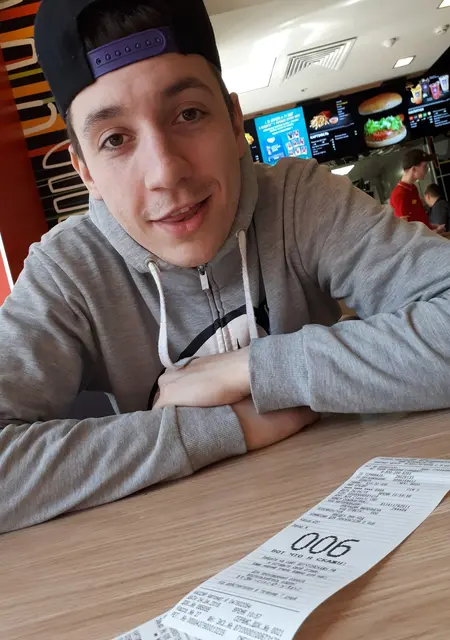 Я Мирон, 30, знакомлюсь на одну ночь в Ломоносове