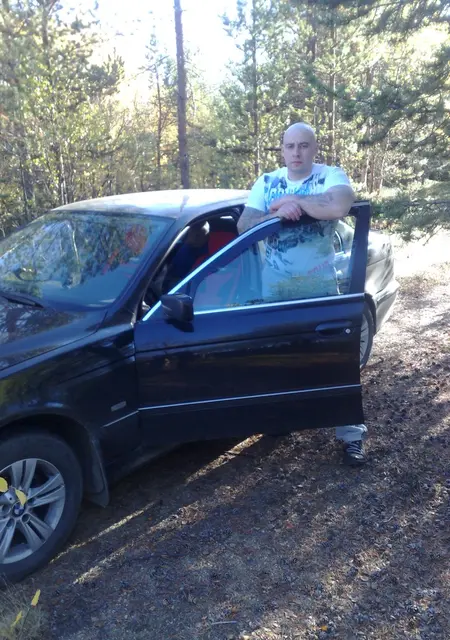 Я Сергей, 47, из Никеля, ищу знакомство для постоянных отношений