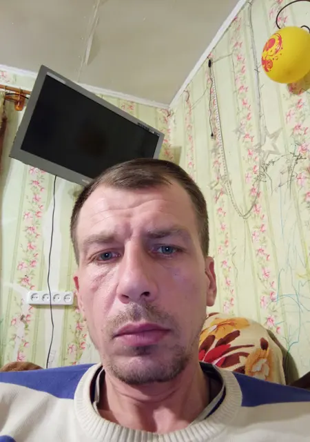 Павел из Санчурска, мне 43, познакомлюсь на одну ночь