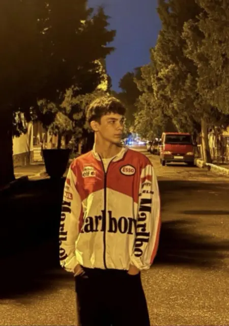 Я Исмаил, 18, из Долгопрудного, ищу знакомства на одну ночь