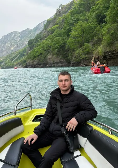 Данил из Махачкалы, ищу на сайте приятное времяпровождение