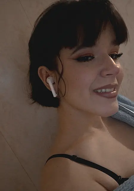 Ксения из Омска, ищу на сайте общение