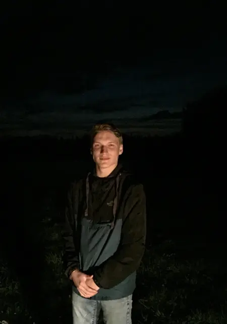 Илья из Валуек, ищу на сайте знакомства на одну ночь