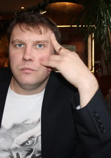 Я Михаил, 46, из Парголова, ищу знакомства на одну ночь