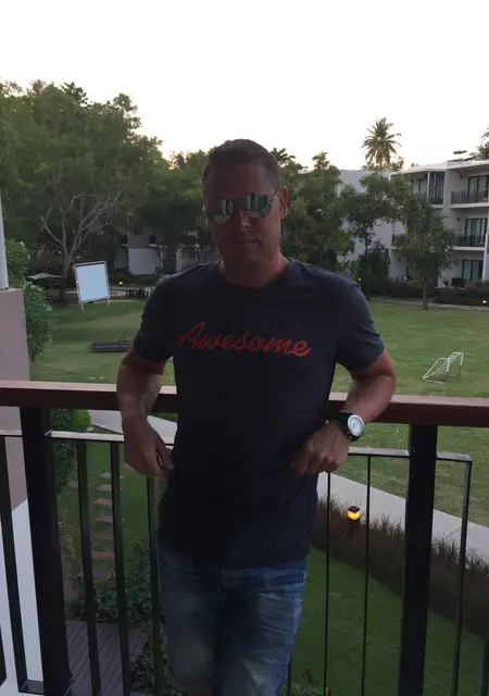 Я Павел, 45, из Звенигорода, ищу знакомства на одну ночь