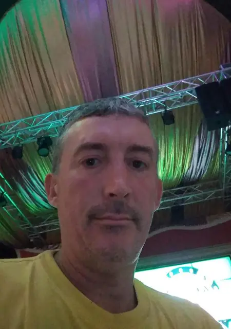 Я Gennadiy, 25, из Старощербиновской, ищу знакомства на одну ночь