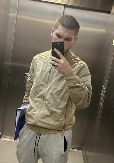 Андрей з Макіївки, шукаю на сайті вірт